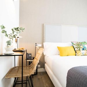 Habitación Pequeña con Cama King